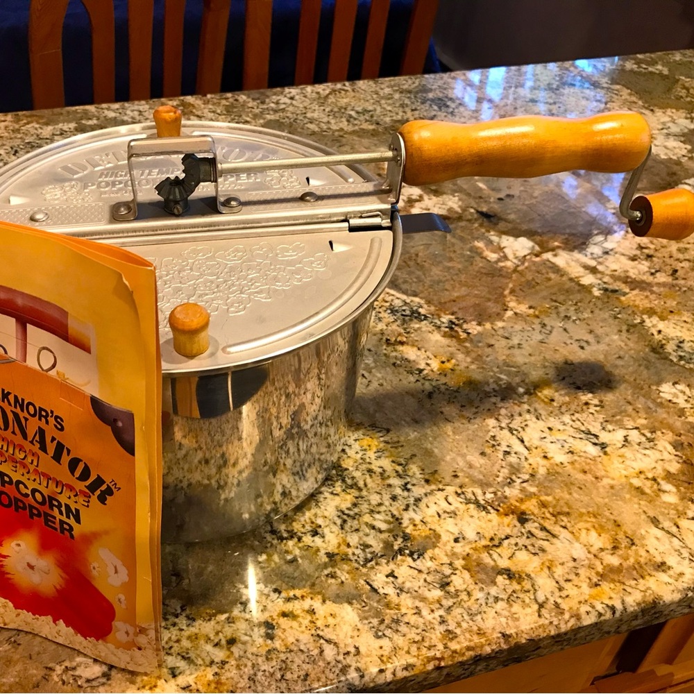 NWOT Stovetop Popcorn Popper